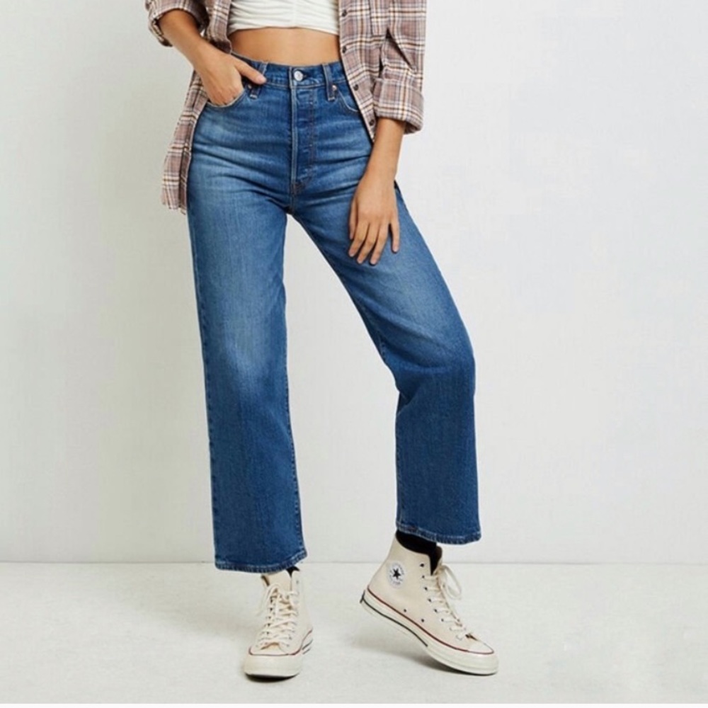 LEVIS High Waist Crop Straight Leg Jeans. Sz. 30
